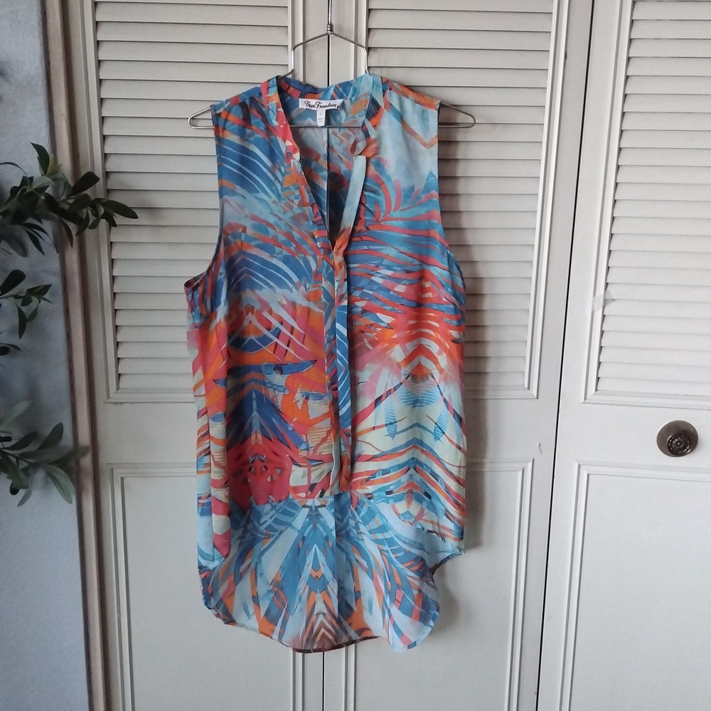 True Freedom high low sleeveless top